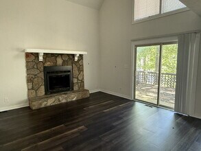 8439 Lake Dr in Snellville, GA - Building Photo - Building Photo