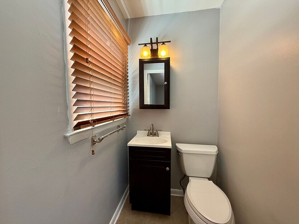 3 Maher Dr in Norwalk, CT - Building Photo