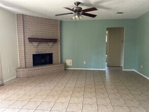 707 Toby Ln in Conroe, TX - Building Photo - Building Photo