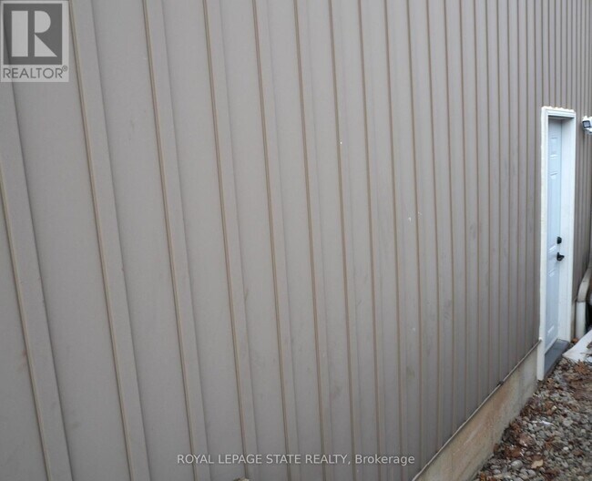 8 Knowles St in Hamilton, ON - Building Photo - Building Photo