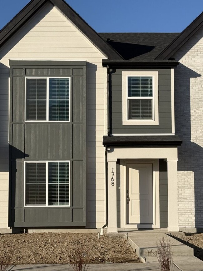 property at 1768 Albion Dr