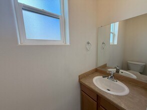 2636 SW Cascade Mountain Ln in Redmond, OR - Building Photo - Building Photo