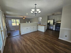 792 Whispering Pines Rd in Fayetteville, NC - Building Photo - Building Photo