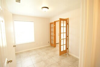 9711 Courben Ln in Houston, TX - Building Photo - Building Photo