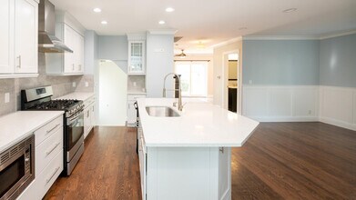 890 Emmons Ave in Birmingham, MI - Building Photo - Building Photo