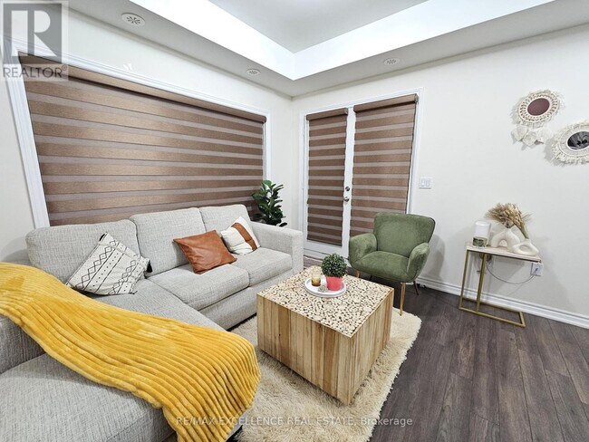 40 Halliford Pl in Brampton, ON - Building Photo - Building Photo