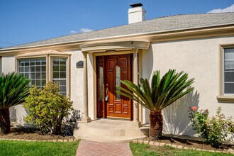 905 Graynold Ave in Glendale, CA - Building Photo - Building Photo