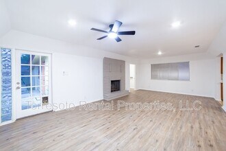 309 Royal Dr in Converse, TX - Foto de edificio - Building Photo