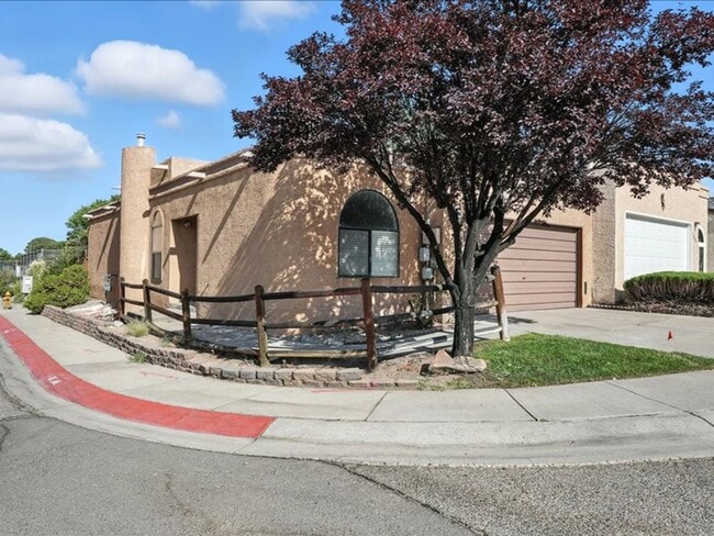 7901 Cockatoo Ln NE in Albuquerque, NM - Building Photo - Building Photo