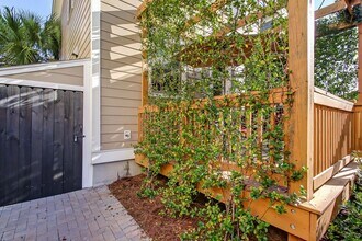 319 E 31st St in Savannah, GA - Building Photo - Building Photo