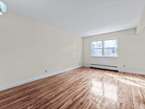 40-11 56th St, Unit 2 FL in Queens, NY - Building Photo - Building Photo
