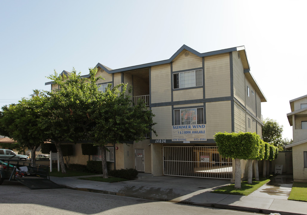 Summer Wind in Hawthorne, CA - Foto de edificio