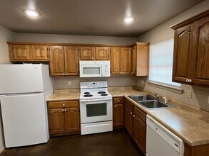 1123 E 13th St in Russellville, AR - Building Photo - Building Photo