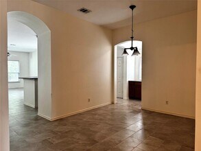 304 Valona Loop in Round Rock, TX - Building Photo - Building Photo