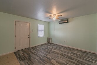 3524 Avenue M-Unit -B in Fort Worth, TX - Building Photo - Building Photo