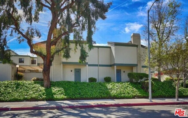property at 10574 Sunland Blvd