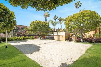 Allina La Jolla in San Diego, CA - Foto de edificio - Building Photo