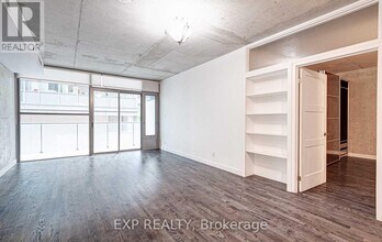 25 Oxley St in Toronto, ON - Building Photo - Building Photo