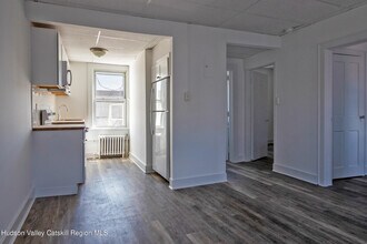720 Warren St in Hudson, NY - Building Photo - Building Photo