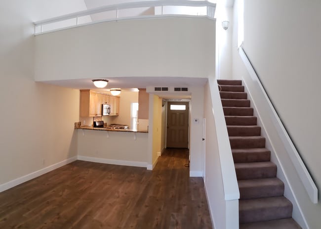 7131 N Farralone Ave, Unit 47 in Los Angeles, CA - Building Photo - Building Photo