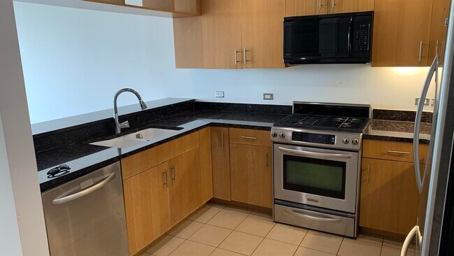 1 Shore Ln in Jersey City, NJ - Building Photo - Building Photo