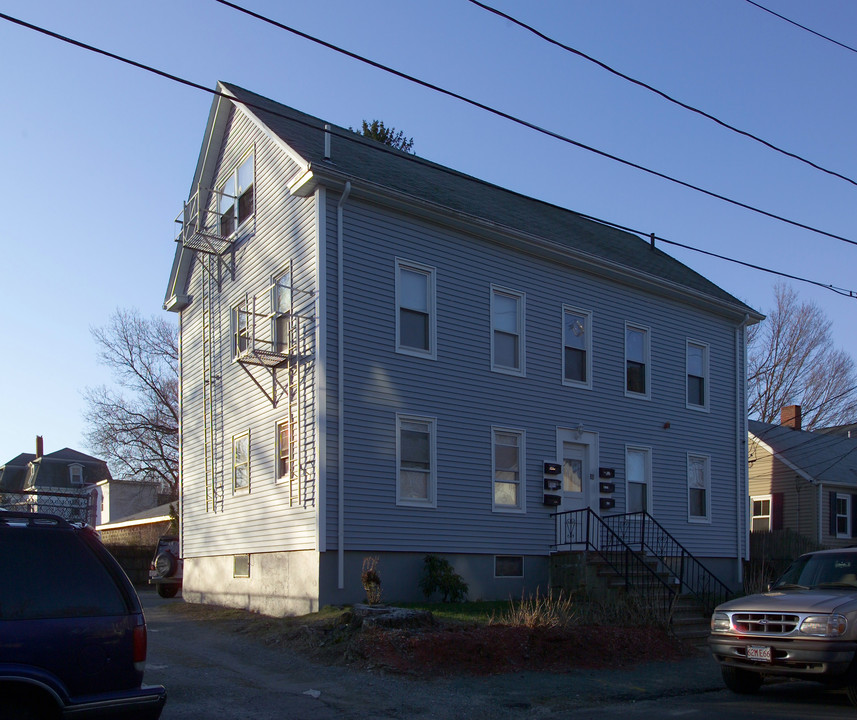 30 Porter St in Taunton, MA - Building Photo