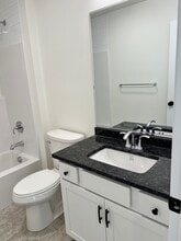 6066 New Taylor Rd, Unit A in Orchard Park, NY - Foto de edificio - Building Photo
