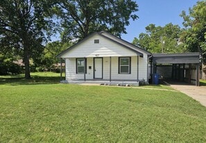 427 E BJ Tunnell Blvd in Miami, OK - Building Photo