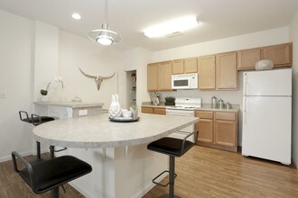 Windsor West Apartments in Champaign, IL - Foto de edificio - Interior Photo