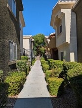 8400 W Charleston Blvd in Las Vegas, NV - Building Photo - Building Photo