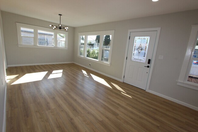 251 S 36th St in San Diego, CA - Foto de edificio - Building Photo