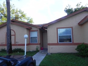 826 Angela Ln in Kissimmee, FL - Building Photo - Building Photo