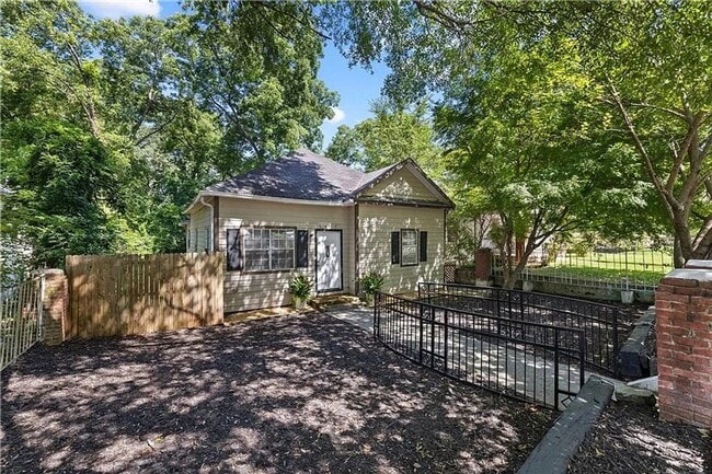 property at 1415 Eric St SE