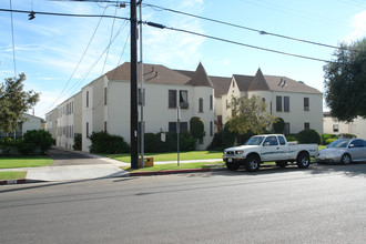 Chateau Lexington in Glendale, CA - Building Photo - Building Photo