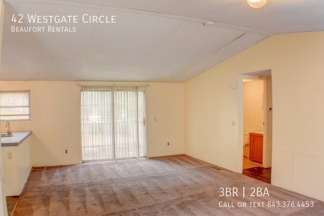 42 Westgate Cir in Beaufort, SC - Building Photo - Building Photo