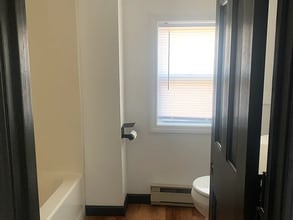 5 Leonard Ave, Unit 2 in Westfield, MA - Building Photo - Building Photo