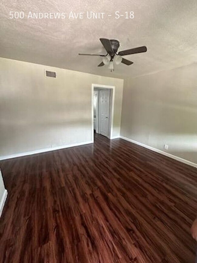 500 Andrews Ave in Dallas, TX - Building Photo - Building Photo