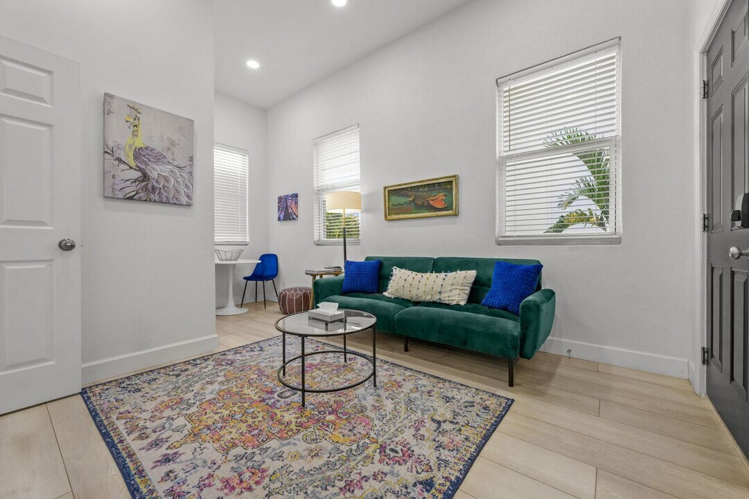 1862 6th St in Sarasota, FL - Building Photo