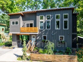 206 Waynesville Ave in Asheville, NC - Building Photo