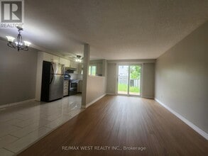 14 Copper Leaf St in Kitchener, ON - Building Photo - Building Photo