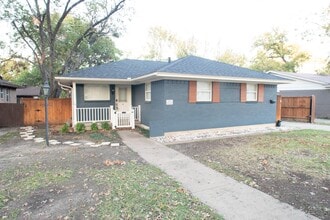 2129 Province Ln in Dallas, TX - Building Photo - Building Photo