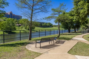 The Villas at Beaver Creek in Irving, TX - Building Photo