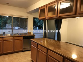 615 Fredricks Ave in Oceanside, CA - Building Photo - Building Photo
