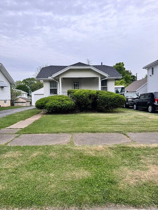 1226 Edward Dr in Dayton, OH - Foto de edificio