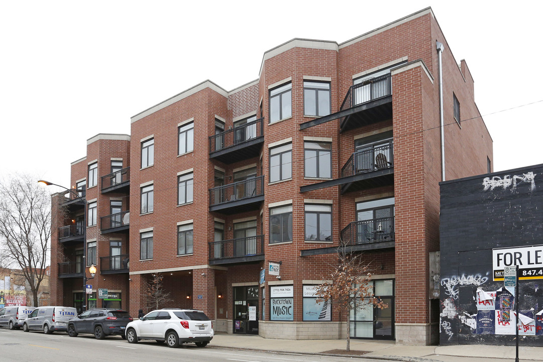 1890 N Milwaukee Ave in Chicago, IL - Building Photo