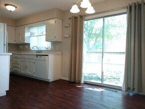 1247 Doreen Ave in Waterloo, IA - Building Photo - Building Photo