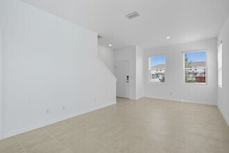 16530 San Nicola Pl in Bradenton, FL - Building Photo - Building Photo