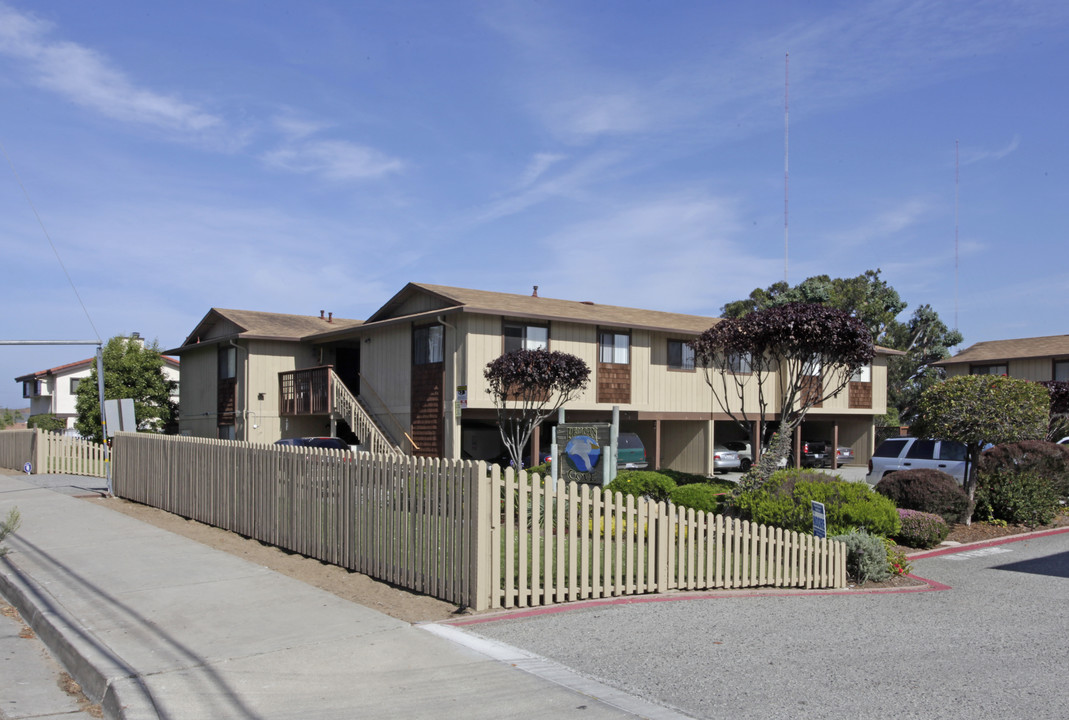 Pelican Cove Apartments in Marina, CA - Building Photo