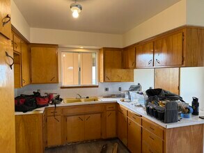 1337 SW Foundry St, Unit B in Grants Pass, OR - Building Photo - Building Photo