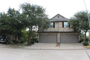 6431 Densberry Ln in Katy, TX - Building Photo